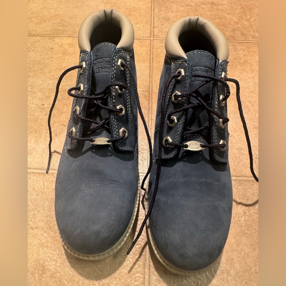 Slightly Used Women’s Timberland Boots
